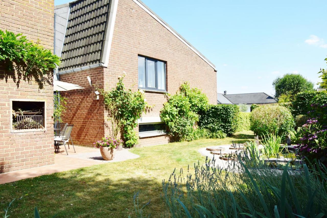 モンス Les Chambourlettes Bed & Breakfast エクステリア 写真