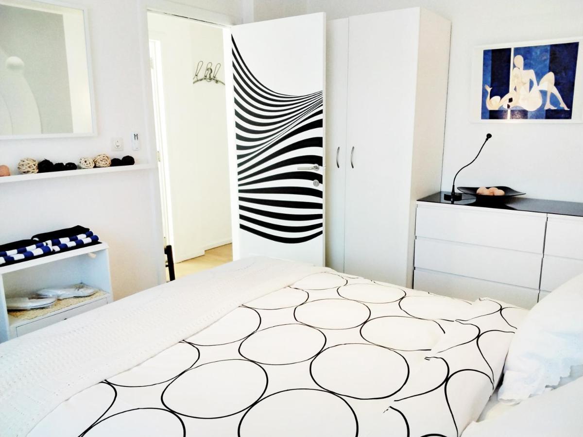 モンス Les Chambourlettes Bed & Breakfast エクステリア 写真