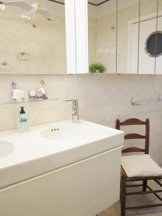 モンス Les Chambourlettes Bed & Breakfast エクステリア 写真