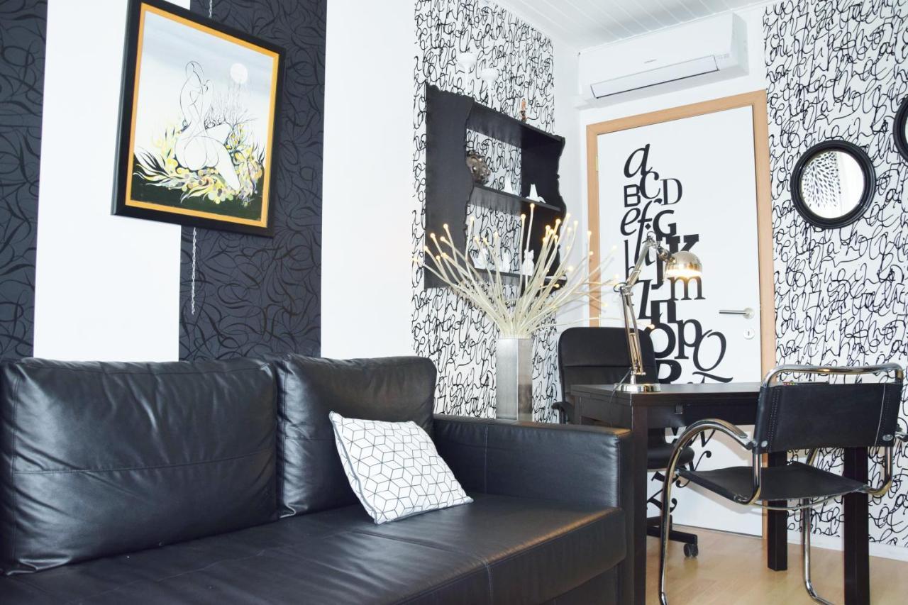 モンス Les Chambourlettes Bed & Breakfast エクステリア 写真
